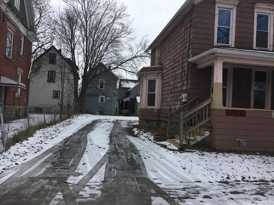 2nd image of 1051 Cleveland Ave