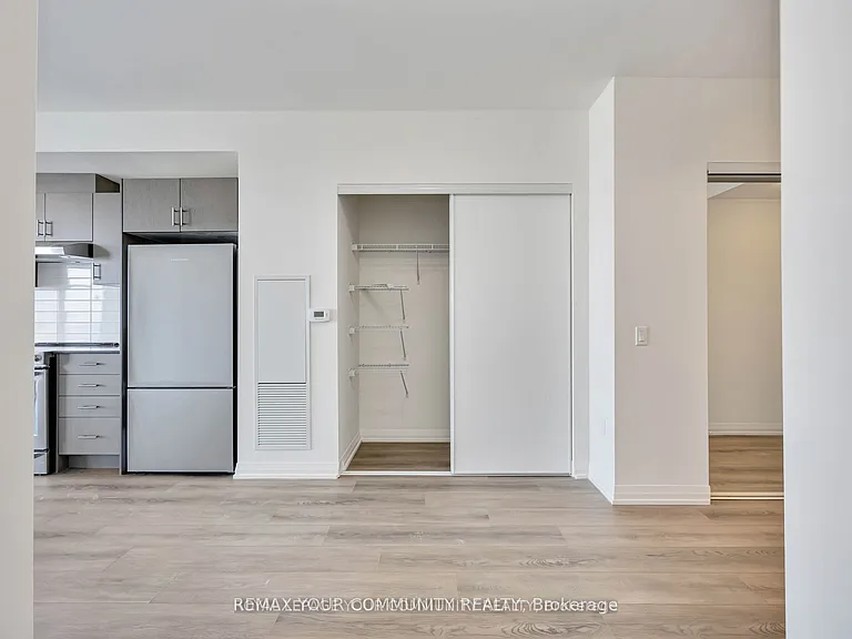 8960 Jane St #429 — Photo 21