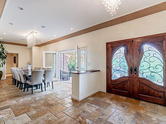 3rd image of 1621 Arbor Dr