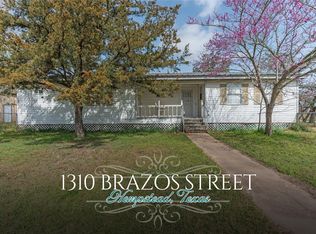 1310 Brazos St, Hempstead, TX 77445