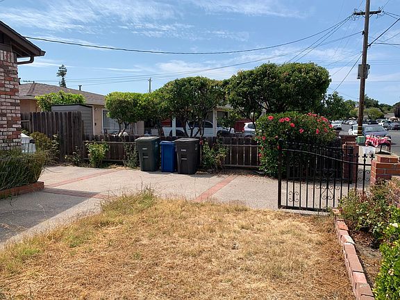 3rd image of 33325 5th St Unit A