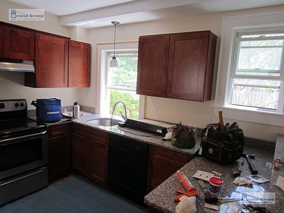 5th image of 98 Boston Ave Floor 1