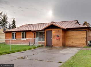 713 Bentley Dr, Fairbanks, AK 99701