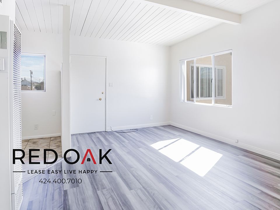 1st image of 515 Stewart Dr #7
