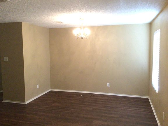 4th image of 1490 Glenwick Dr