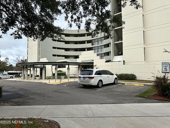 5th image of 1071 EDGEWOOD Avenue S #604