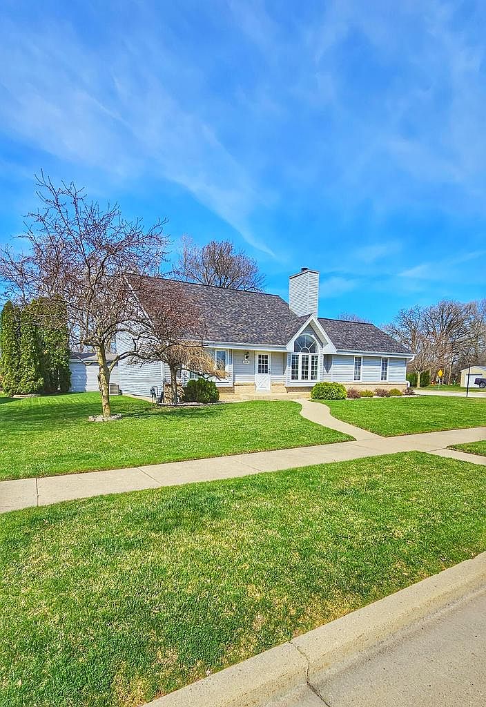8800 West Lake Pointe DRIVE, Franklin, WI 53132 Zillow