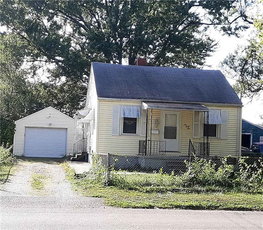 1045 N Wilder Ave photo 1