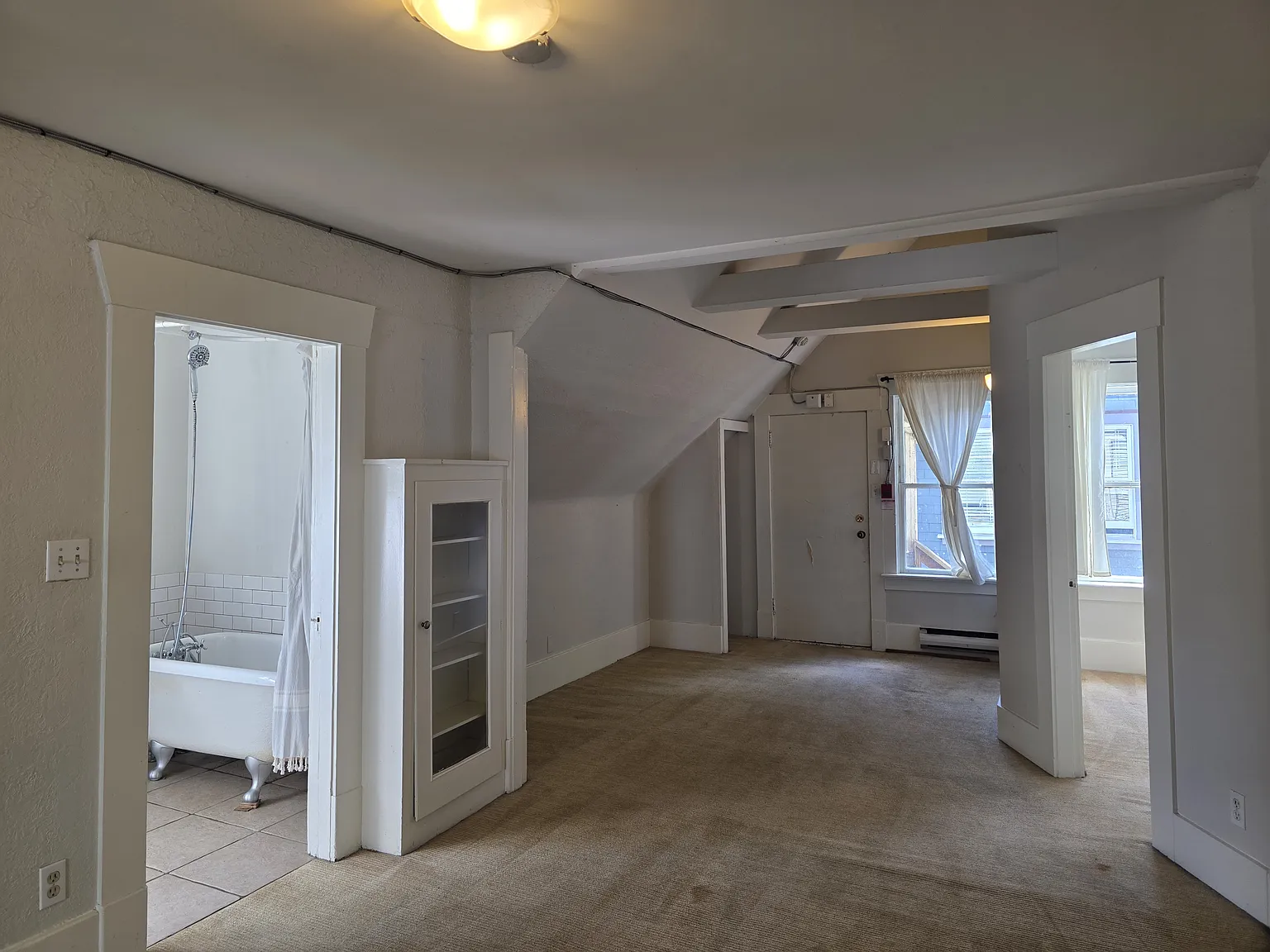 3 bed, 800 sqft, $3,200 — Photo 4