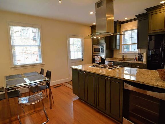 3rd image of 1034 N Edgewood St #1