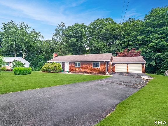 2nd image of 25 Lynn Drive