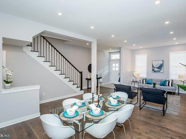 327 Wood St — Photo 19