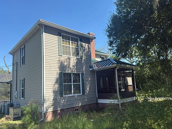 3rd image of 15735 Gifford Ln
