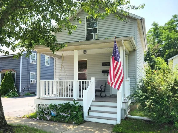 33 Prospect St, Fredonia, NY 14063