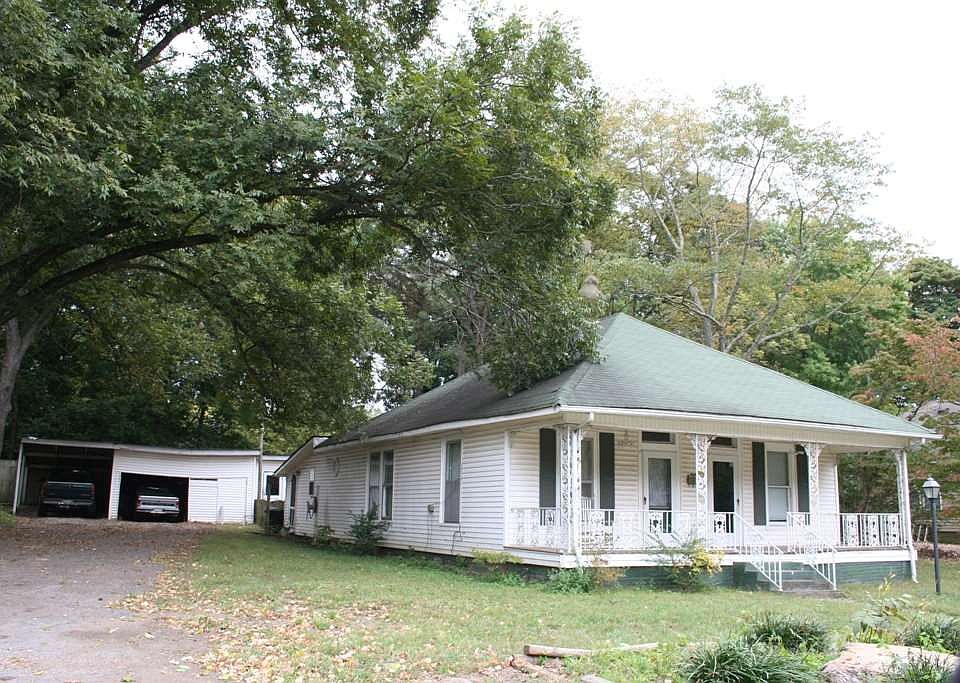 1st image of 218 Broadway Ave