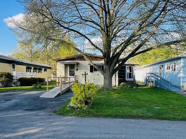 7 James Ct, Chatham Kent, ON N7L 4Y7