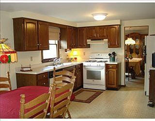 4th image of 6934 Berkshire Dr