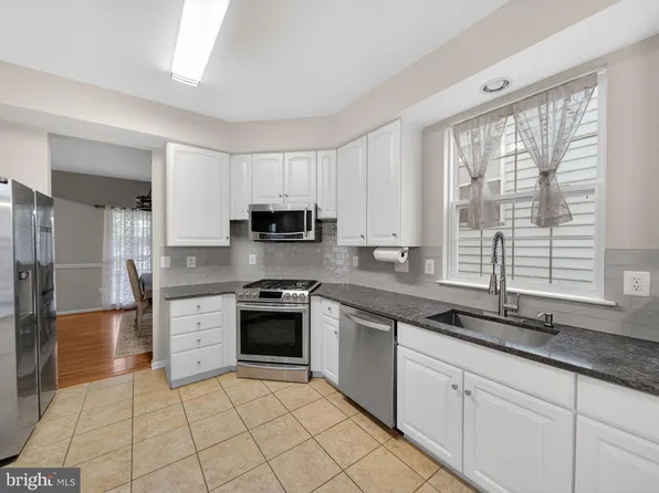 19028 Noble Oak Dr, Germantown, MD 20874