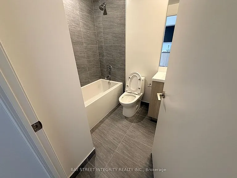400 King St W #1912 — Photo 10