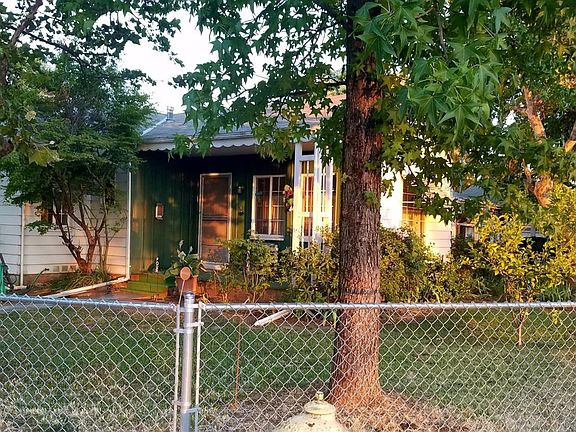 3rd image of 4 E 15th St