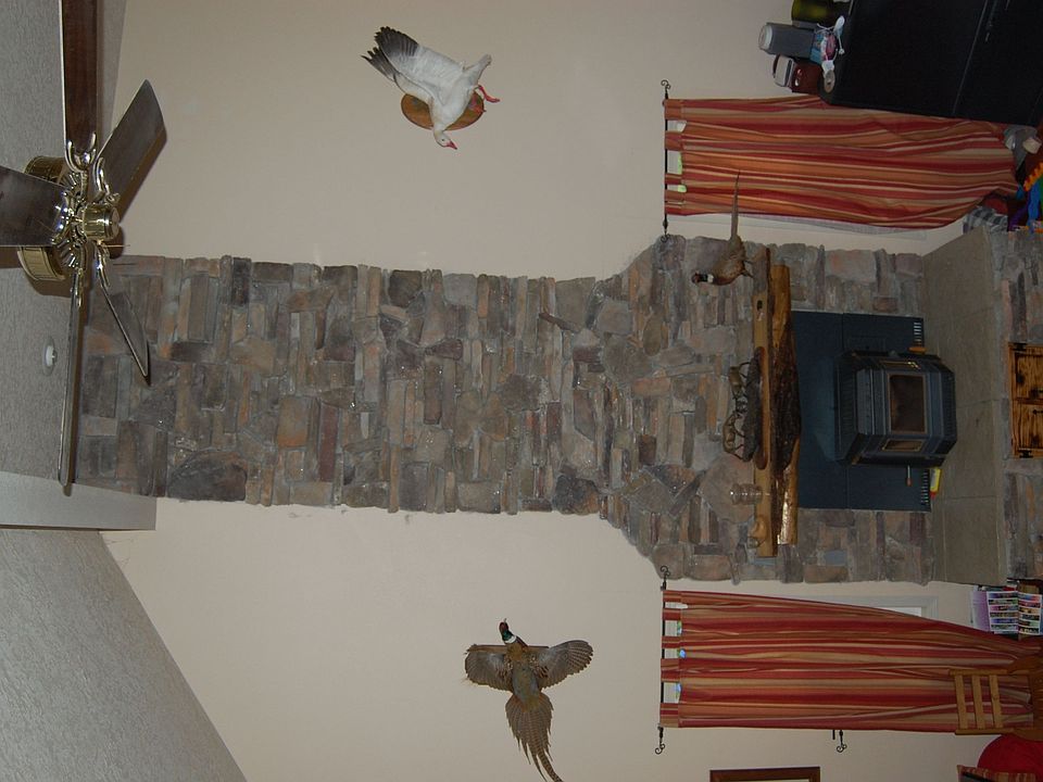 Pellet stove / stone fire place