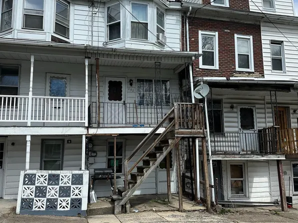 151 E Saylor St, Mount Carmel, PA 17851