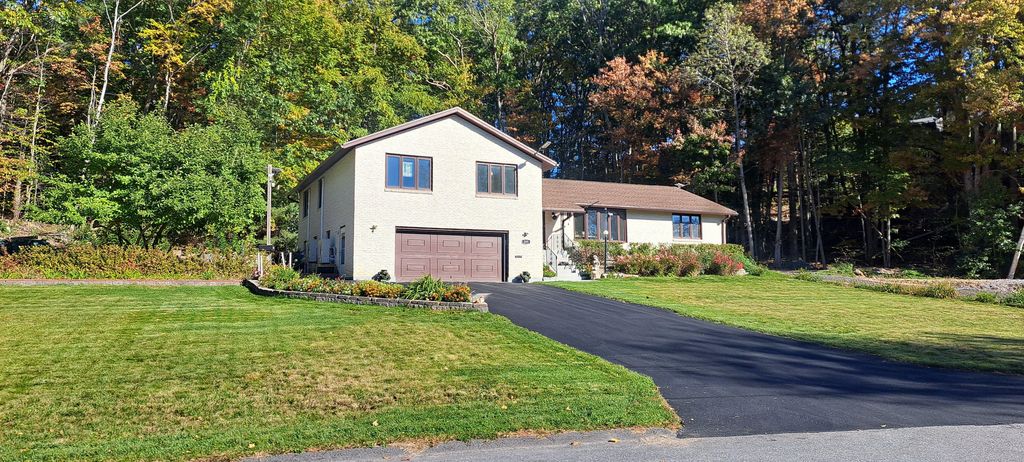 209 Crestwood Dr - Property Image