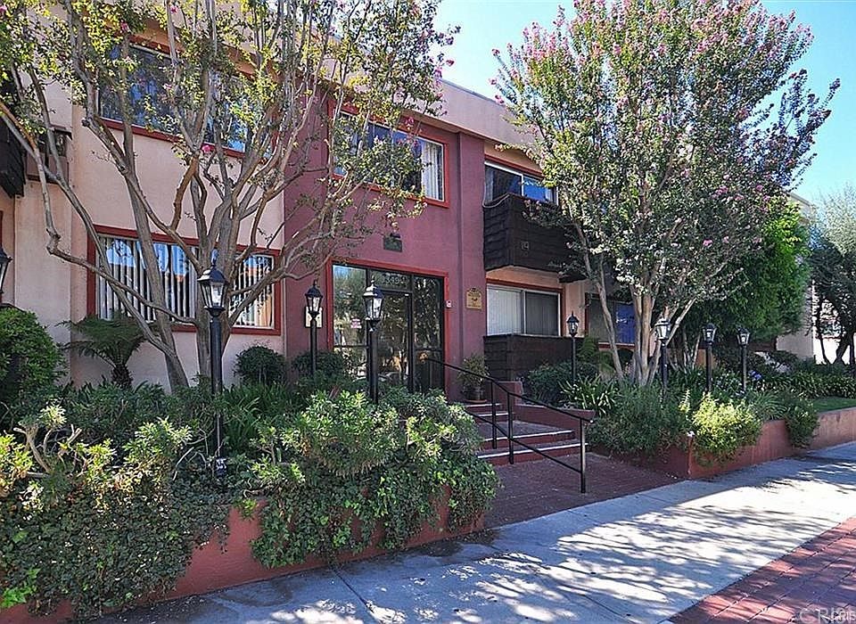 1st image of 5349 Newcastle Ave APT 65