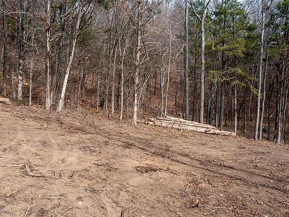 4th image of 736 Highway H