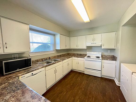 5th image of 1100 Skyland Dr APT J2