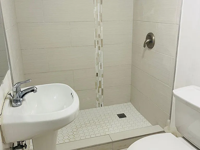115 Sunrise Ave — Photo 8