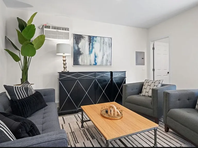 411 E Randolph St #B — Photo 9