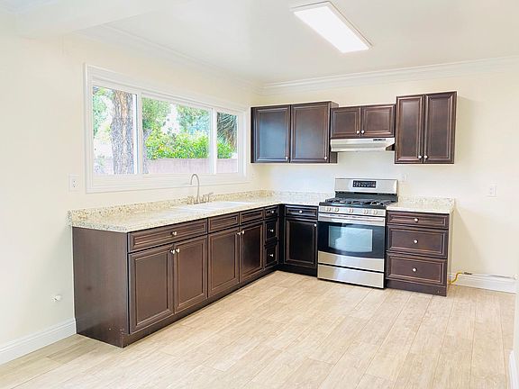 5th image of 12612 Chaparral Dr