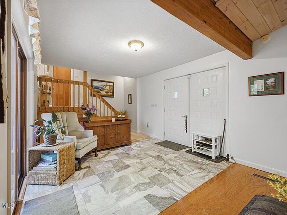 3rd image of 54 Carriage Hill Road