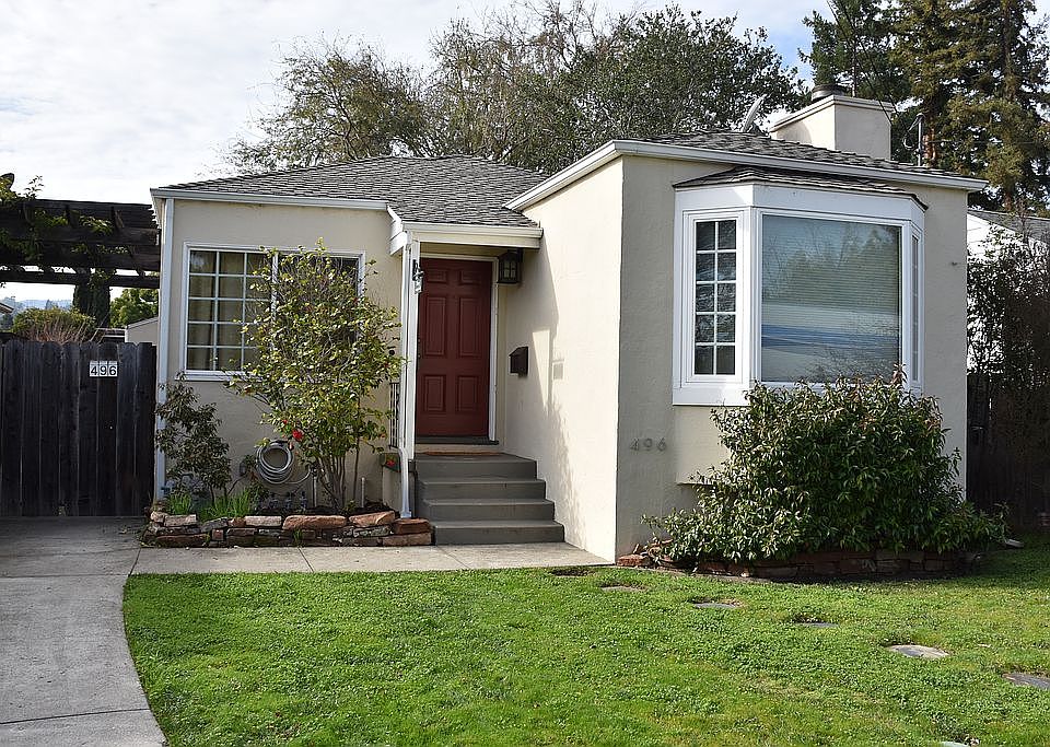 2nd image of 496 Sapphire St