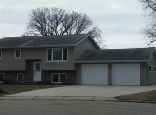 1704 Little John Ct, Thief River Falls, MN 56701