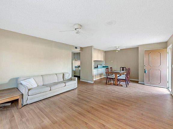 4th image of 4654 N Chestnut Ave APT 152