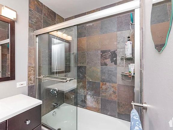 5th image of 1460 N Sandburg Ter APT 2510