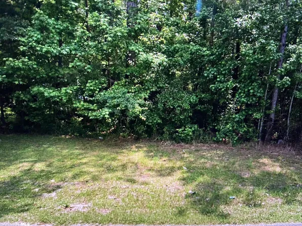 1651 E Laurel St, Atmore, AL 36502