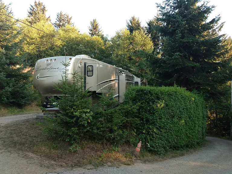 Oceanview Dr — Photo 2