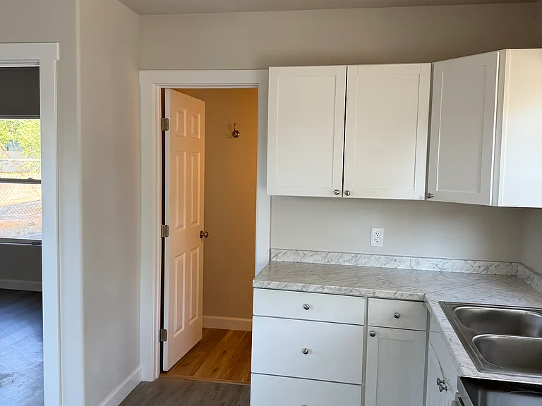 2319 Orchard Ave — Photo 2