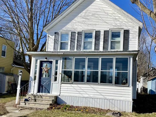 14 Barton Avenue, Hoosick Falls, NY 12090
