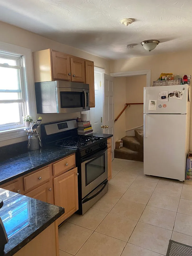 R - 77 Pearl Street — Photo 1