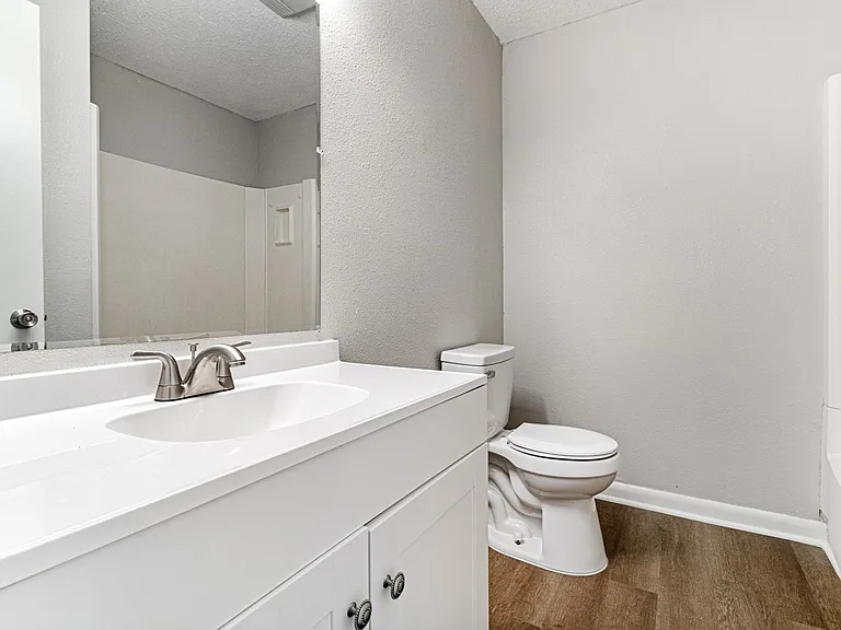 County View Apartments — Photo 18