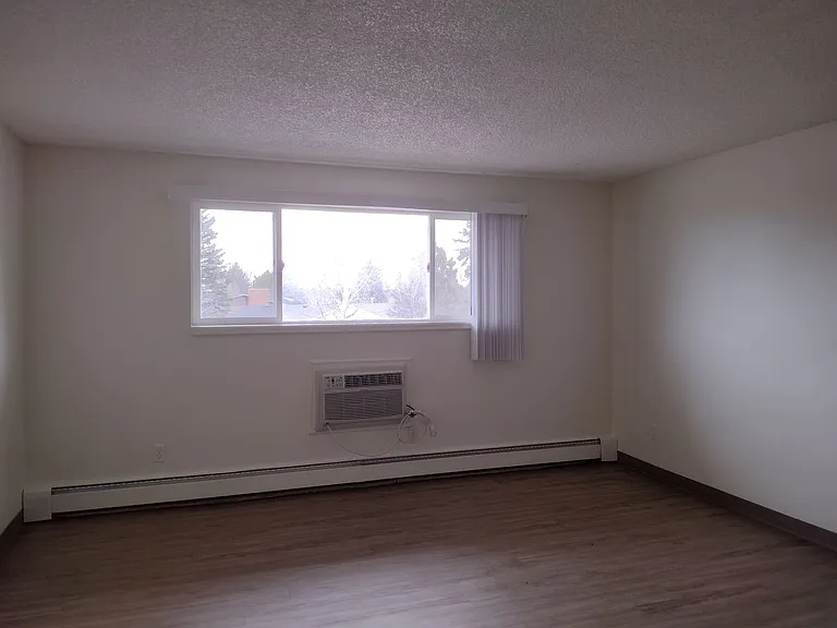PM 170 - 2431 Pattison — Photo 2