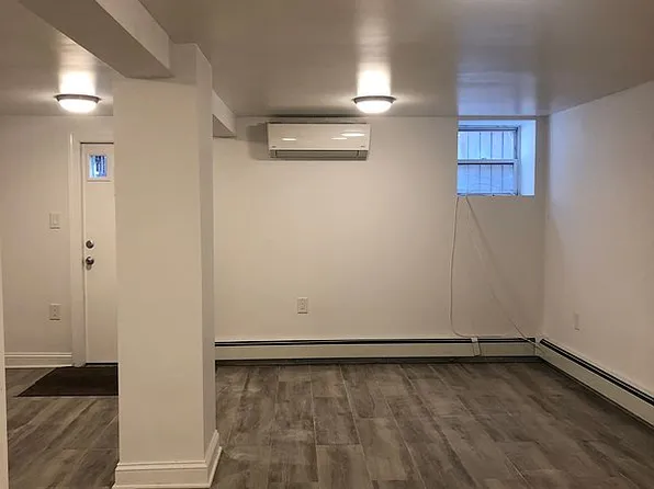 712 Lexington Avenue image 7 of 9