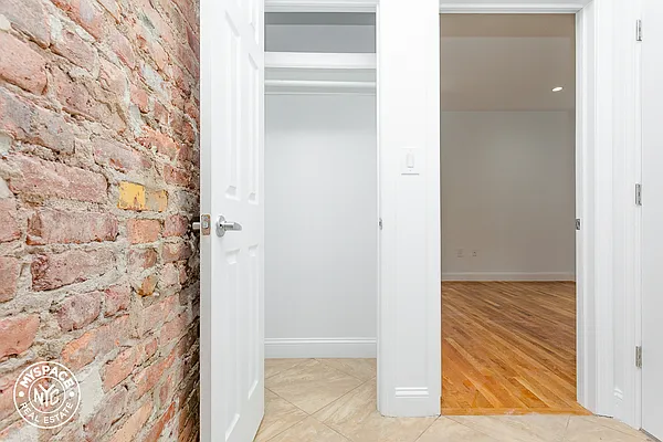 Rented by MySpaceNYC | media 29