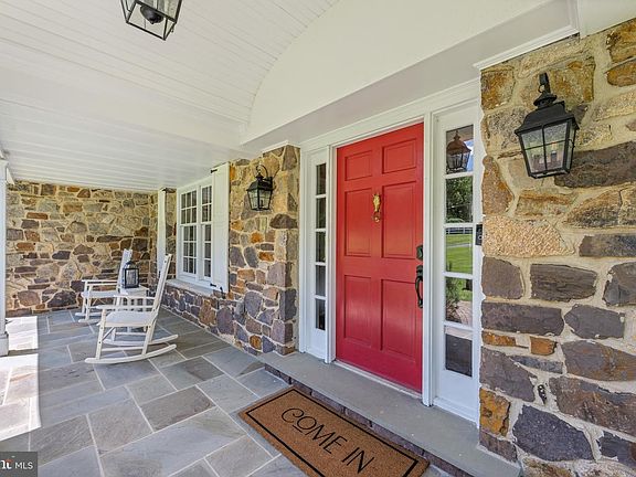 5th image of 12 Chowning Dr