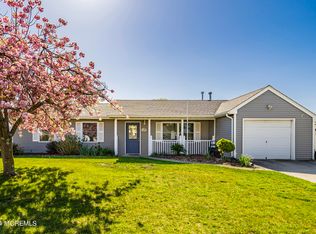 402 5th St, Waretown, NJ 08758