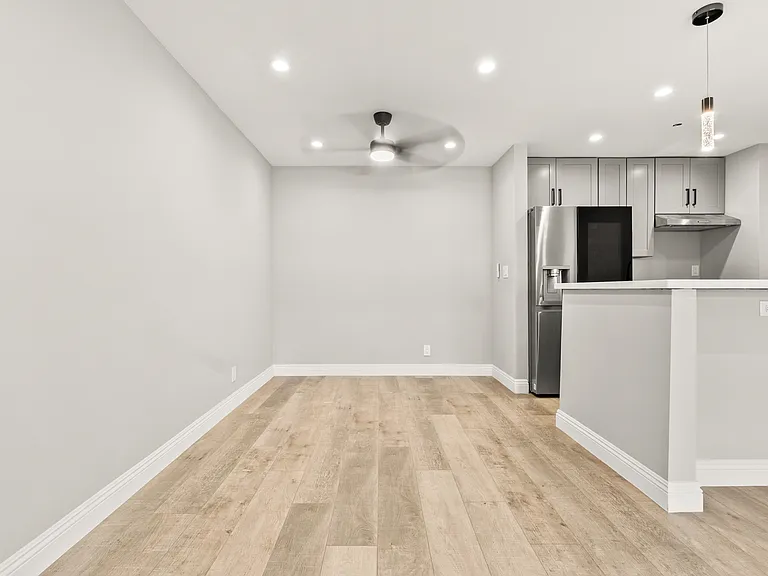 Leyden Apartments — Photo 16